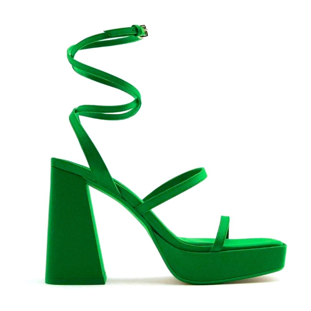 NWT Zara Strappy Chunky Heel Platform Sandals. Size 7.5